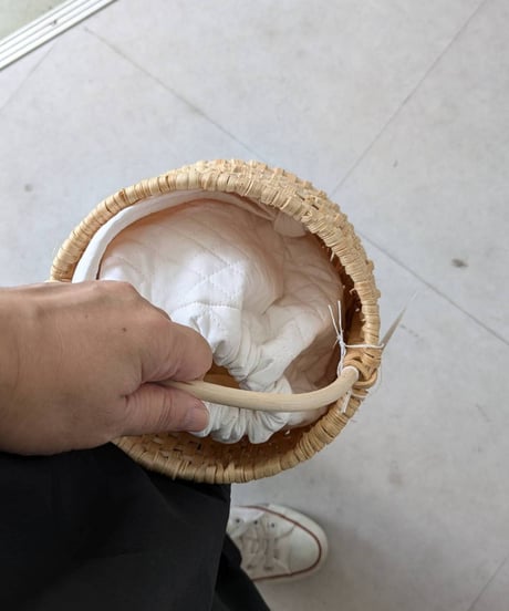 松の根のカゴ　サークル　リトアニア