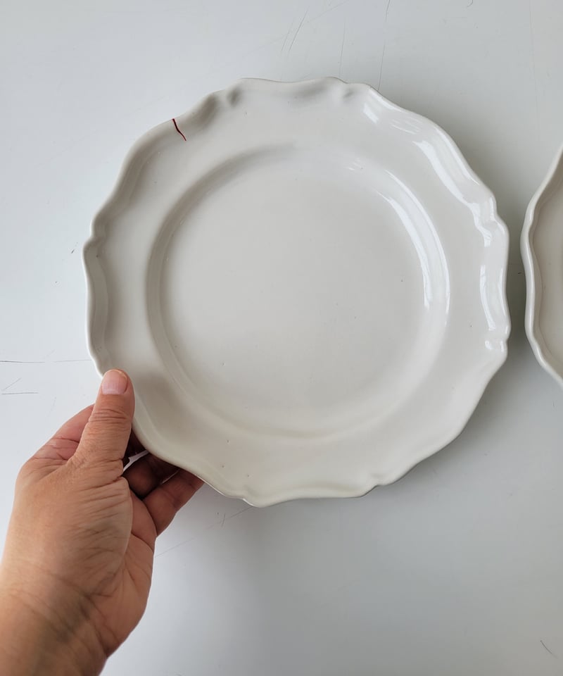 河合竜彦　リレーフプレート　ツヤあり 河合竜彦 白ツヤ釉 オーバルレリーフ皿 ｜くらすこと オンライン