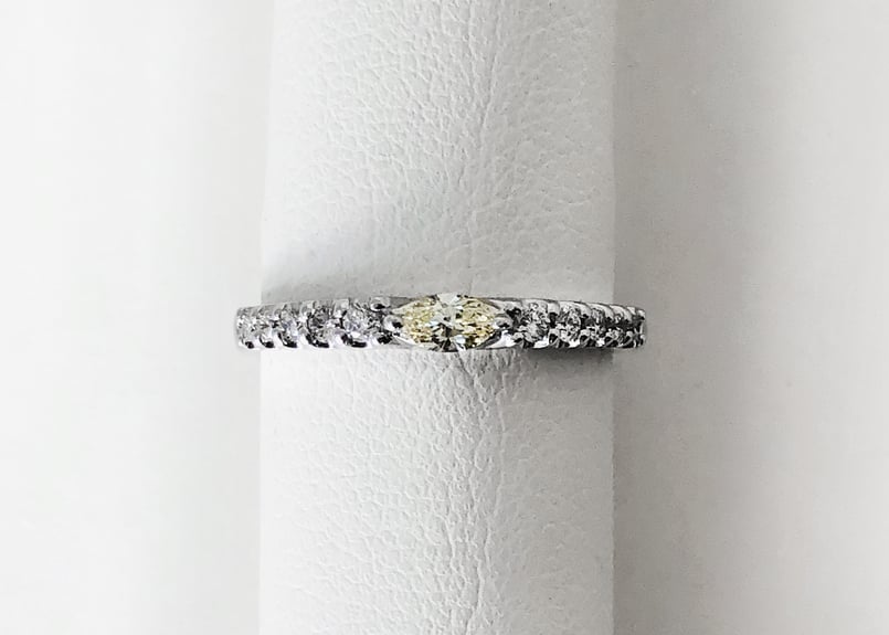 miaIT-875R］ダイヤモンドK18WGマーキスハーフエタニティリング 0.25ct
