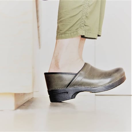 [半額 セール]  ダンスコ dansko プロフェッショナル モス バーニッシュヌバック アウトレット