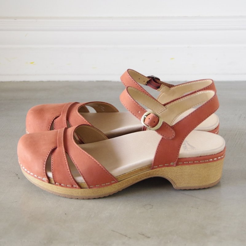 半額 セール] ダンスコ ベッツィー シナモン ミルドヌバック 撥水加工