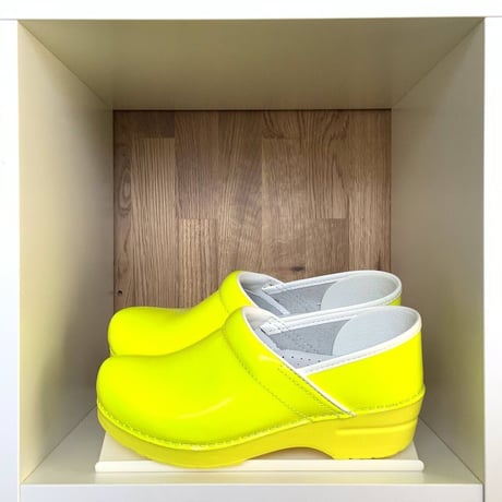 [半額 セール] ダンスコ dansko プロフェッショナル イエローネオン レザー アウトレット