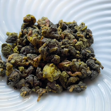 杉林渓烏龍茶：春茶 『名産地 杉林渓茶区から 清香型高山茶の代表する味わい 』