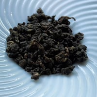 凍頂烏龍茶 『 台湾で一番ポピュラーな烏龍茶。焙煎による 芳ばしい香り 』