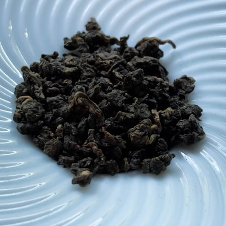 凍頂烏龍茶 『 台湾で一番ポピュラーな烏龍茶。焙煎による 芳ばしい香り 』