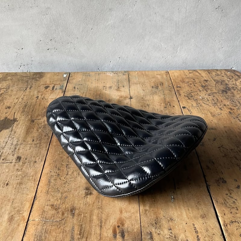 Diabolis バイクシート ブラック ダイヤモンドステッチ LD8064DWs.jpg