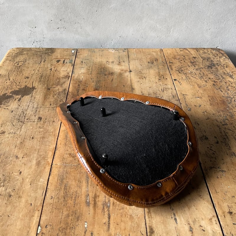 THUNDER 250専用 横ステッチタックロールシート・ブラウン（SOFTAIL