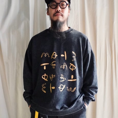mate sweat black × gold