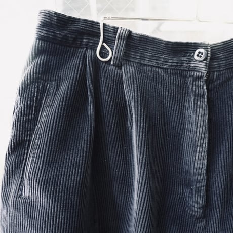 liz sport black cords shorts
