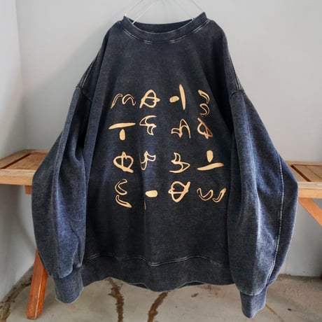 mate sweat black × gold