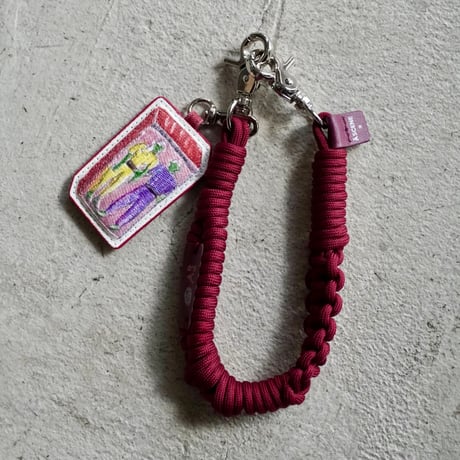 A SCENE × CONVENIENCE YOUNG Design paracord strap