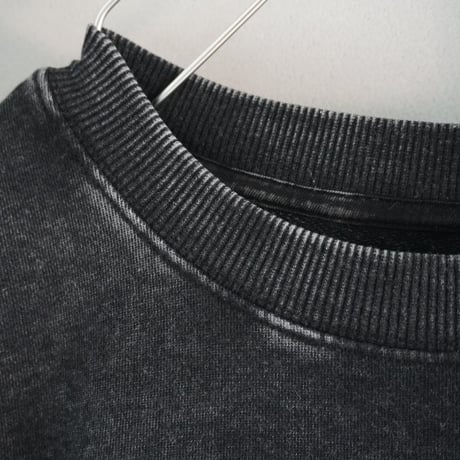 mate sweat black × gold
