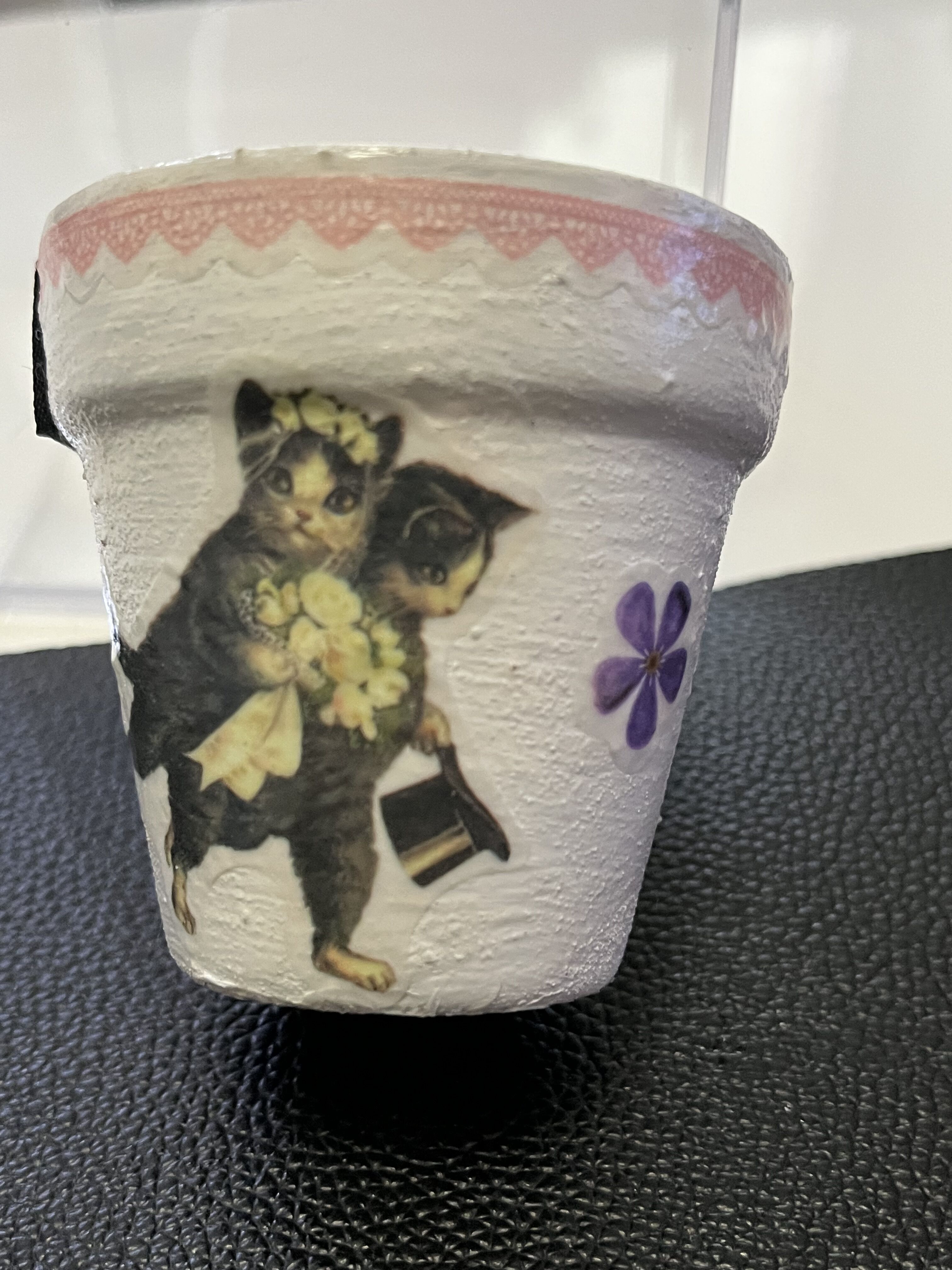 デコパージュ ꔛ‬ꕤ ガーデン雑貨♡リメ鉢4号♡うさぎ♡苺♡インテリア ガーデン雑貨 リメ鉢アニマル柄デコパージュ4点セット | koume-mika's