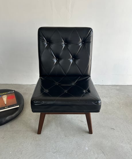 BLK Leather Round Chair
