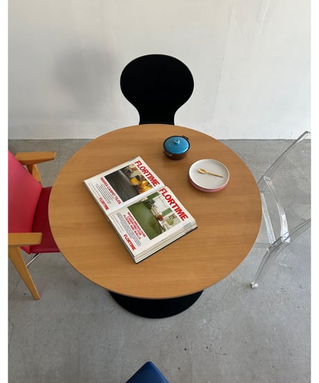 Round Table