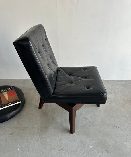 BLK Leather Round Chair
