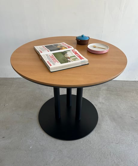 Round Table