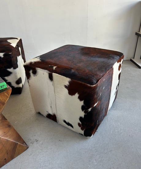 Cowhide Ottoman stock2