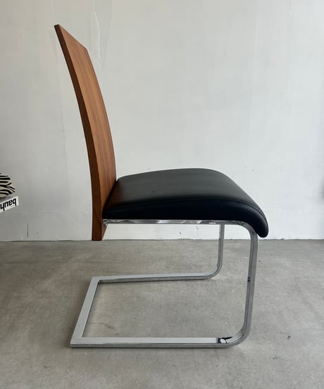Cantilever Chair