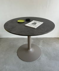 Round Table