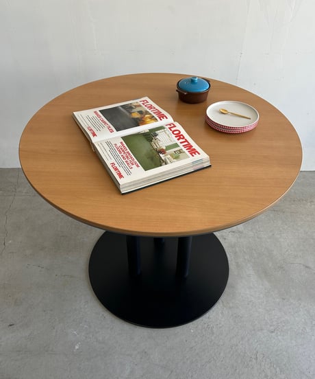 Round Table