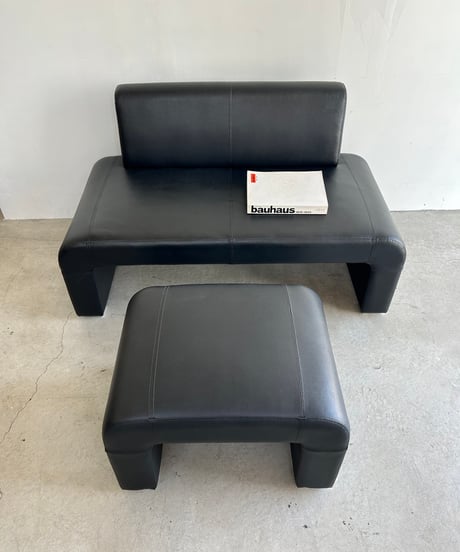 Armless BLK Leather Sofa