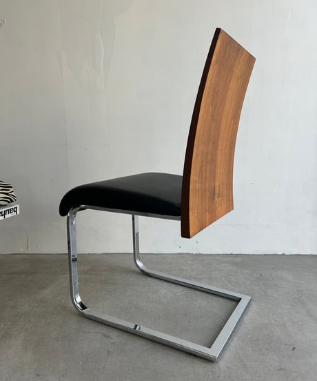Cantilever Chair
