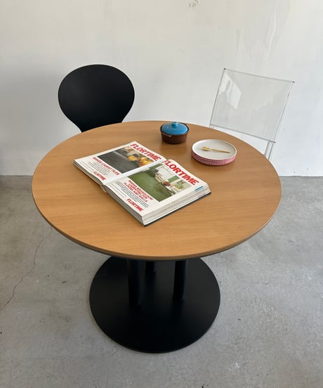 Round Table