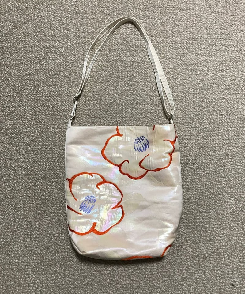 袋帯リメイク 蓋つきポシェットホワイト 【公式通販】