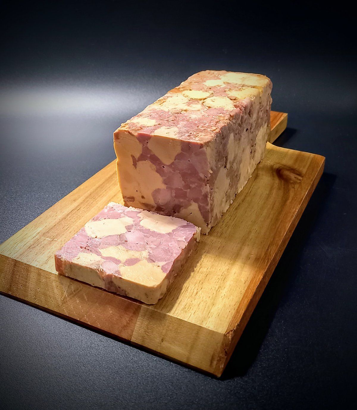 京鴨とフォアグラのテリーヌ | Charcuterie Rossignol