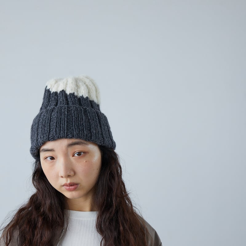 宇野千尋の「雪山帽子」 キット（糸と書籍) | ニットショップまつや