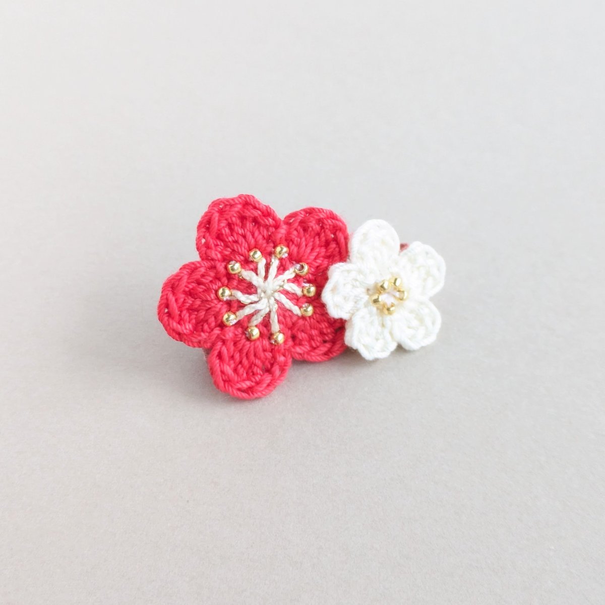 【梅の花】ベビーヘアクリップ ヘアゴム 梅の花 二輪 ベビーヘアクリップ 全2色 | yukotto's STORE