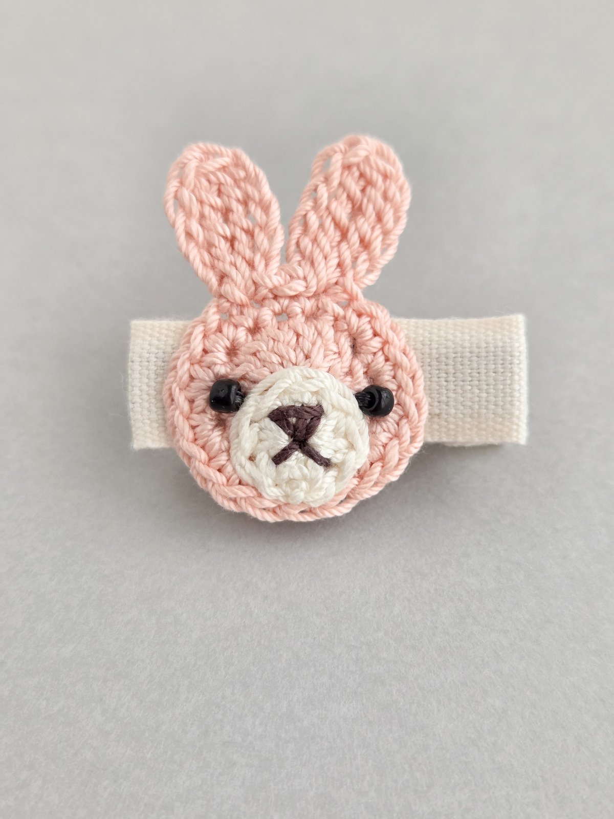 ハンドメイドベビーヘアクリップ  ヘアクリップ  おだんごうさぎ様 うさぎのベビーヘアクリップ | yukotto's STORE