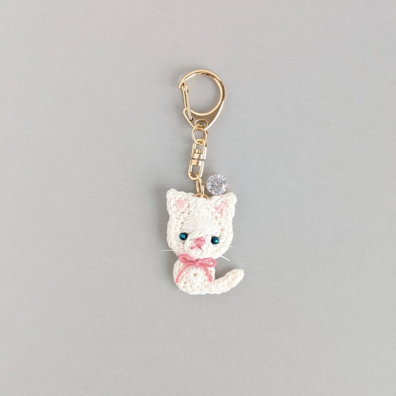 猫の日限定販売 白猫のキーホルダー | yukotto's STORE