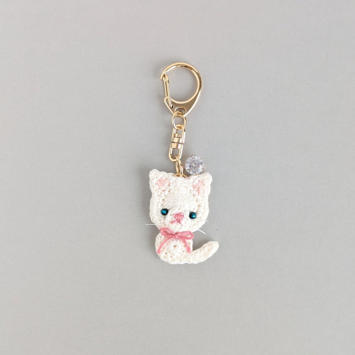 猫の日限定販売 白猫のキーホルダー | yukotto