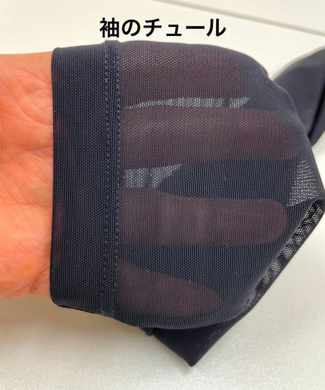 長袖Vネック　カットワークレースレオタード