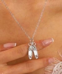 バレエシューズのネックレス