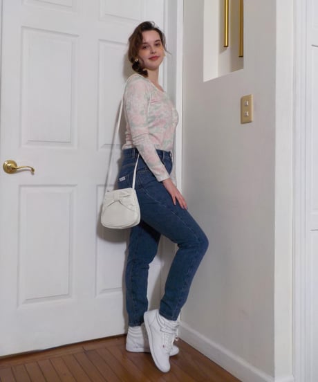 Ribbon leather shoulder bag / white