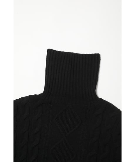 Cable sweater / black