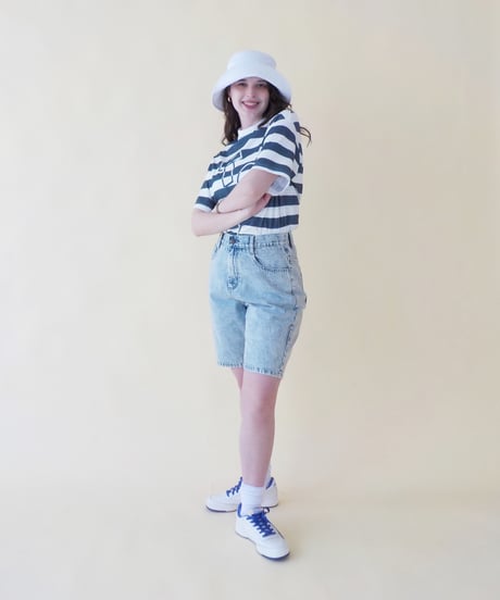 Relaxed denim half pants / acid wash