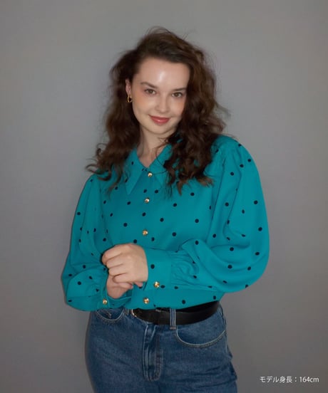 Collar blouse / green dots