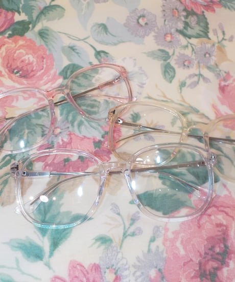 Clear glasses / clear