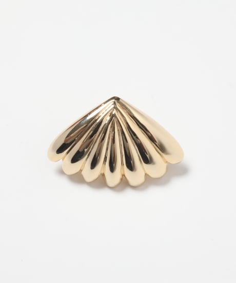 Shell earring / pierce / gold