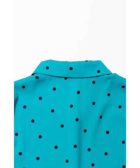 Collar blouse / green dots