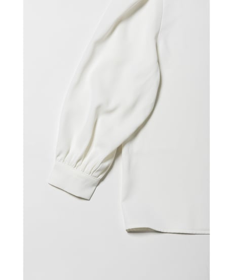 Collar blouse / white