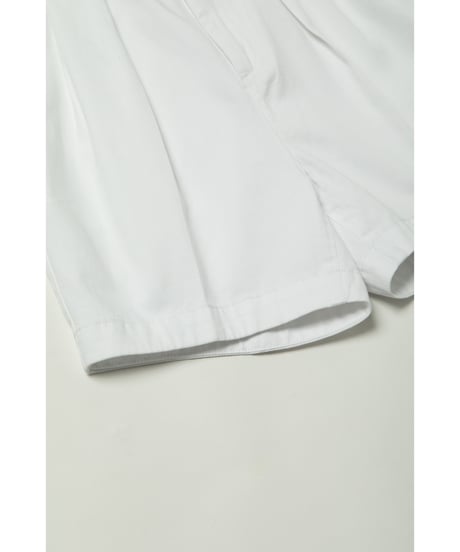 Color half pants / white