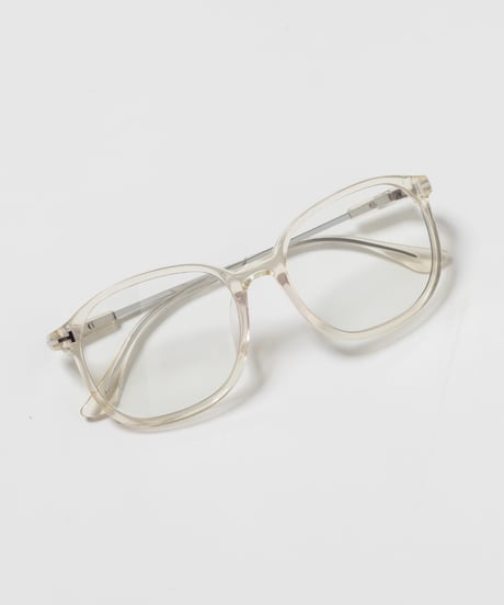 Clear glasses / yellow