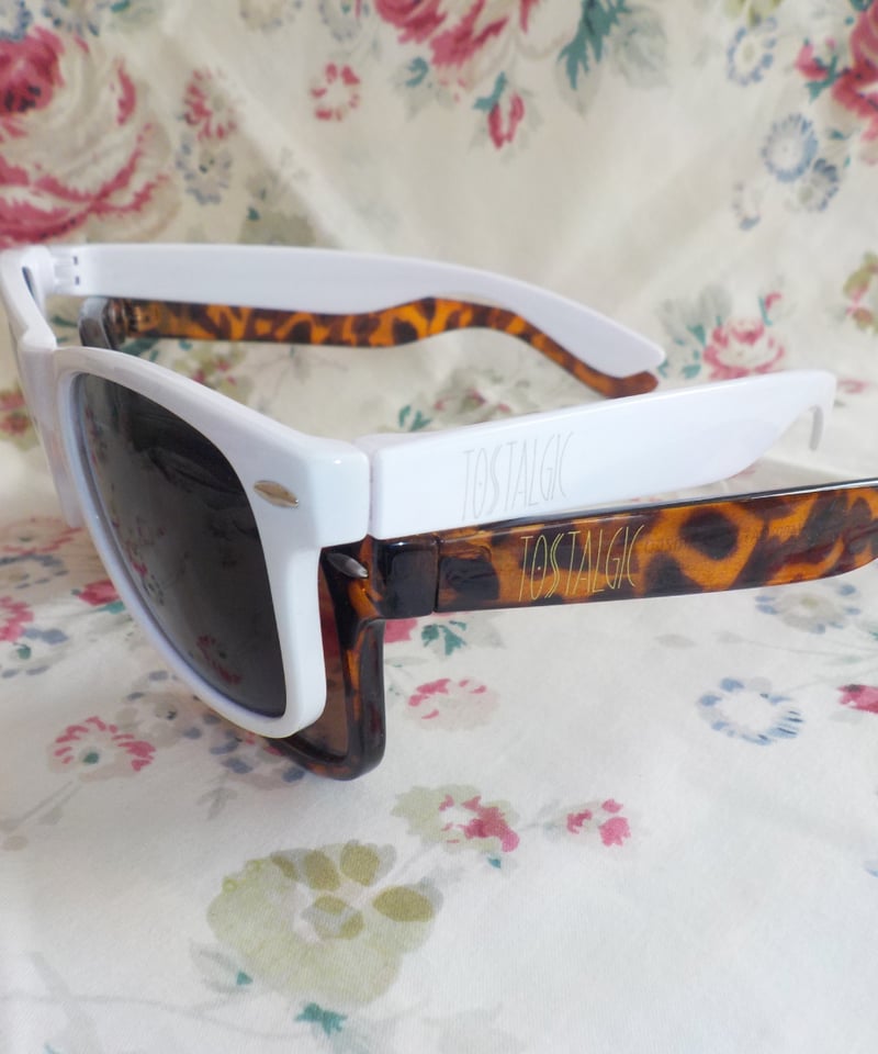 Square sunglasses / white [ Shipped in late May