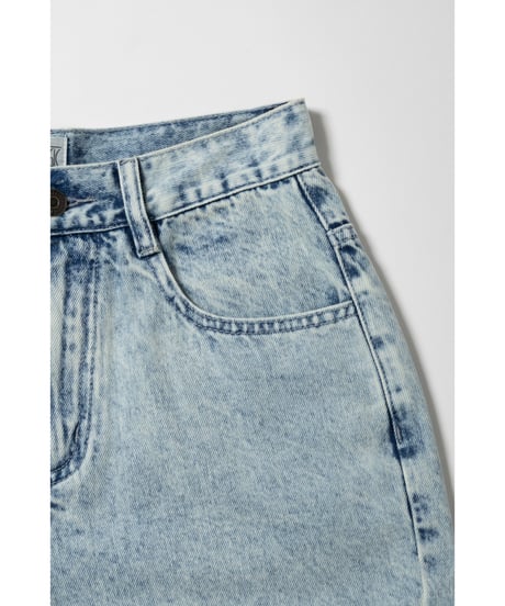Relaxed denim half pants / acid wash