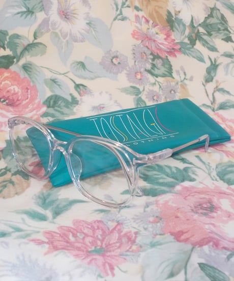 Clear glasses / clear